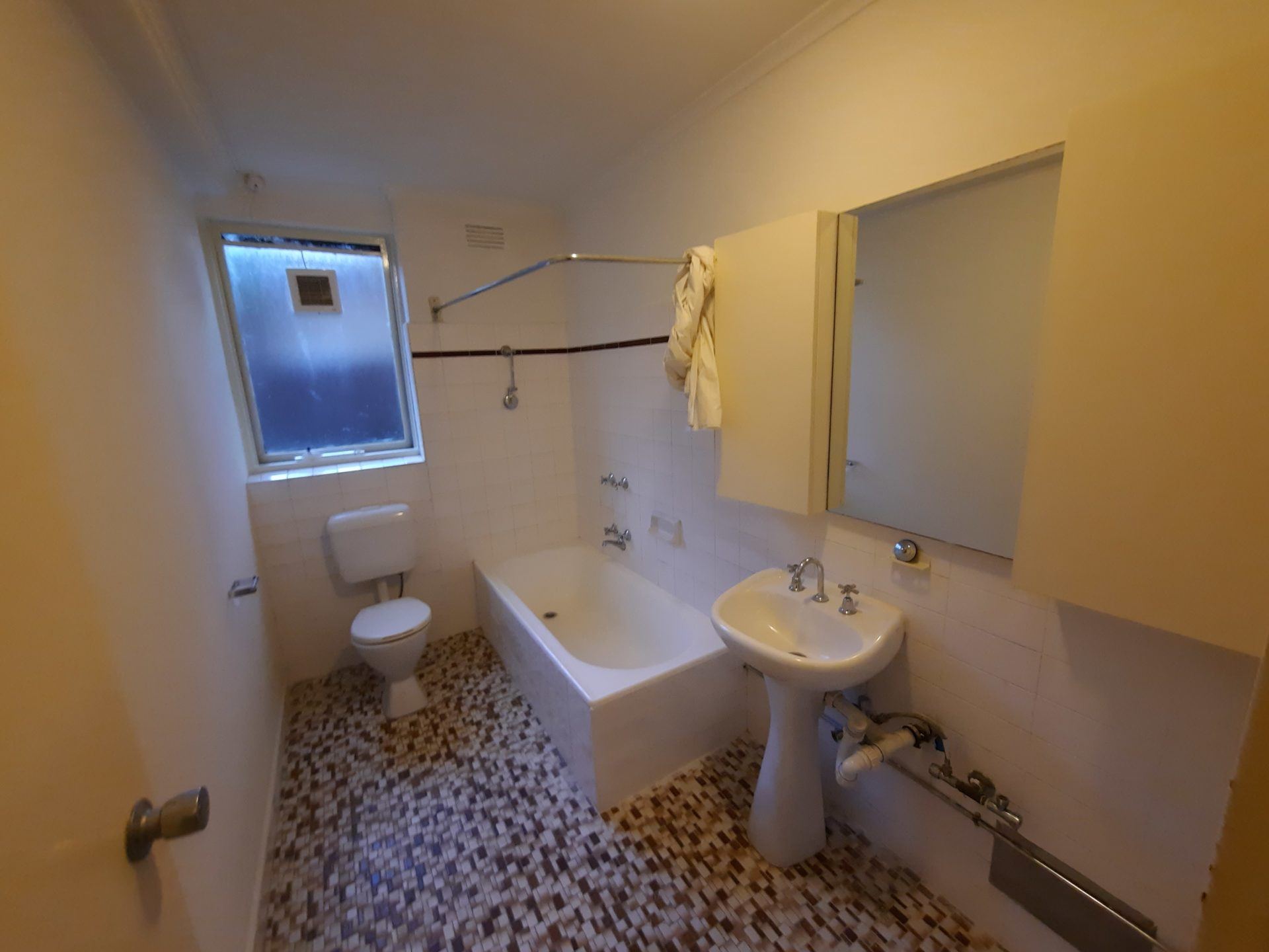 FOR LEASE: ST KILDA FRINGE- Elwood - Image 5