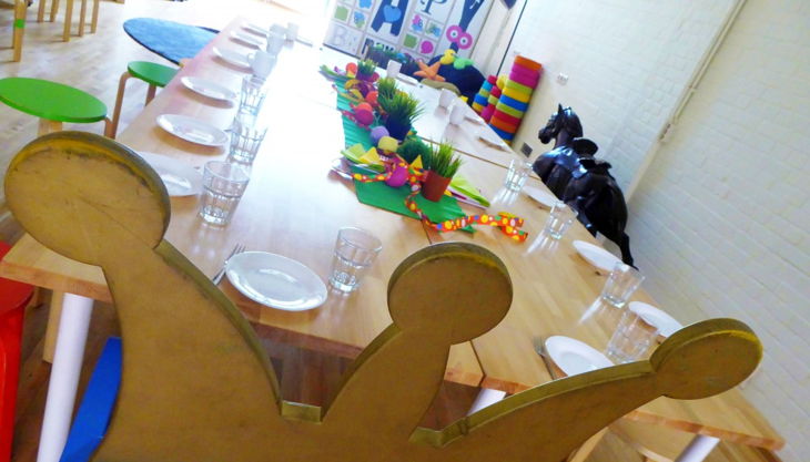 labyrinth kindermuseum geburtstags tisch