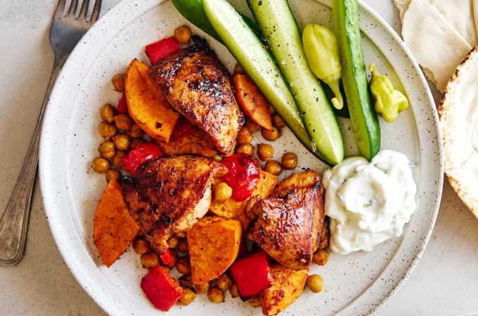 Poulet aux légumes et aux pois chiches rôtis