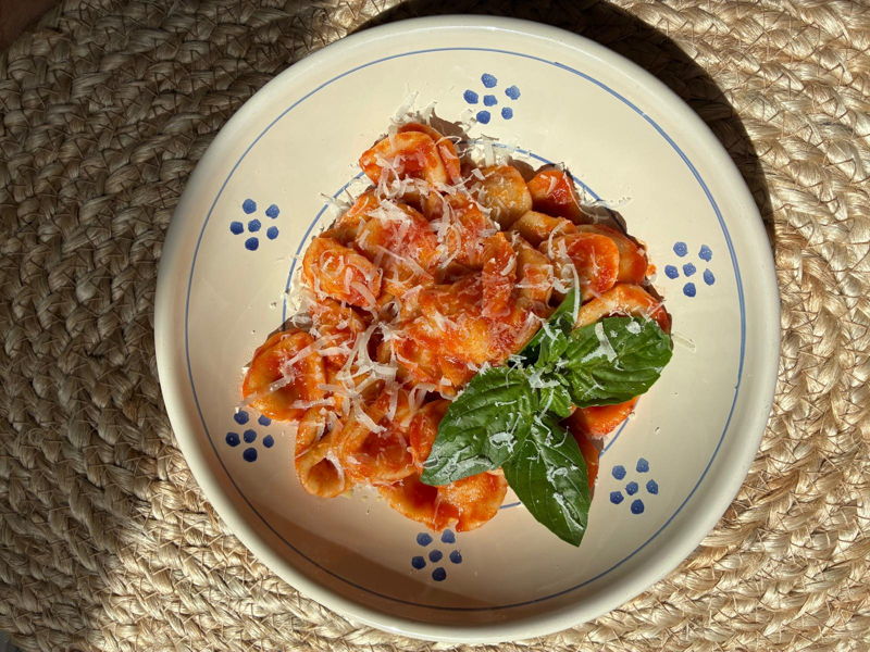 Cooking classes Giuggianello: Orecchiette and Tiramisu: authentic flavors in my tavern