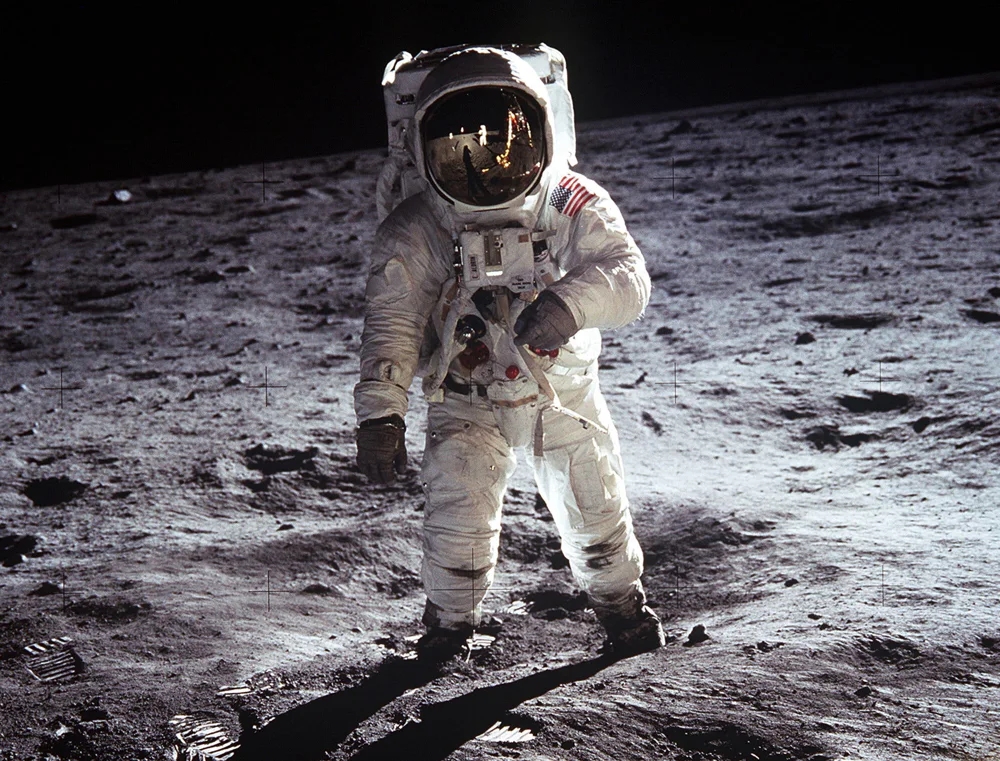 To the infinity…and beyond! The Moonwatch | Chrono 10:10