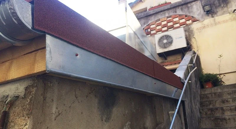 Rénovation d’une toiture en tuiles métalliques à Menton — photo 21 sur 27 — CEG TOITURE