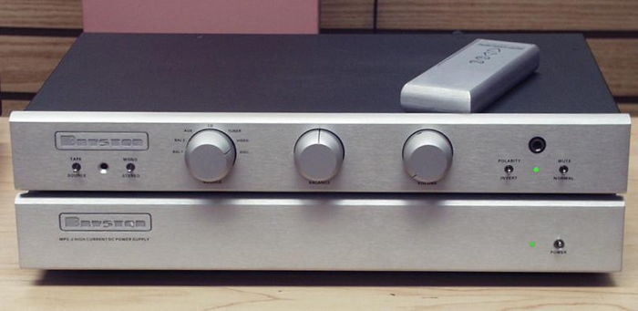 Bryston BP26 Line Stage Preamplifier with MPS-2 Power S...