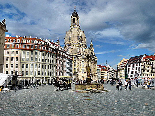  Hamburg
- Dresden Neumarkt