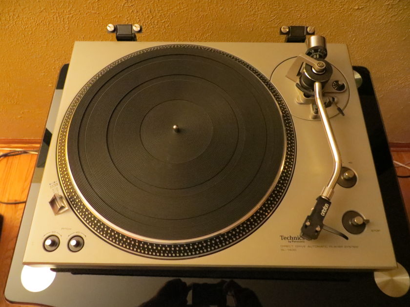 Technics  SL-1400  Superb Table, Ex Condition - Works absolutely perfectly!