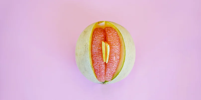 Aphrodisierendes Obst zur Veranschaulichung des weiblichen Geschlechtsorgans