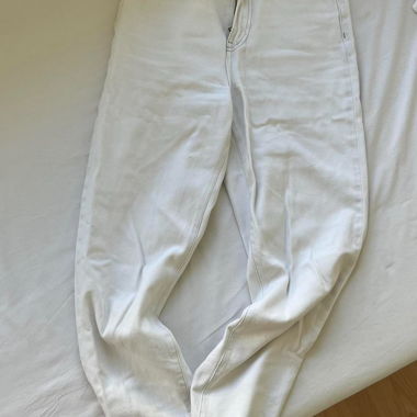 White mom jeans