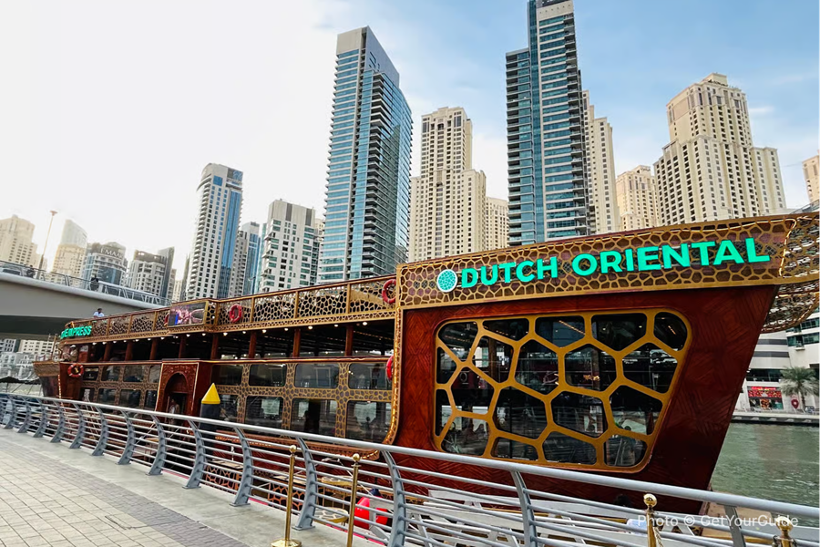 Dubai Marina: Dinner Cruise in a Traditional Boat - photo 3