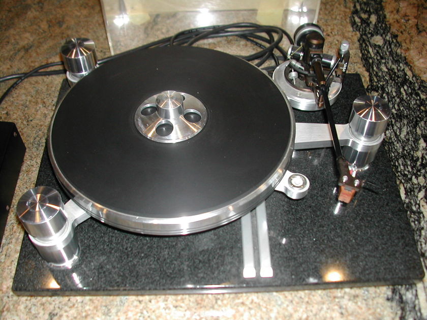 ORACLE Delphi mkV TURNTABLE WITH GRAHAM 2.0 ARM