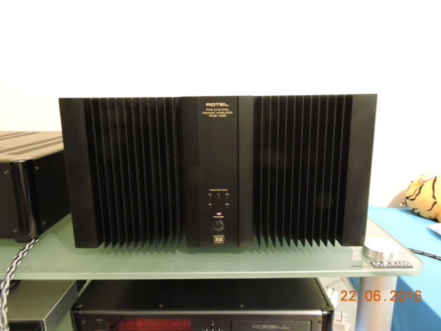 Rotel RMB-1095 5 channels amplifier 200w x 5