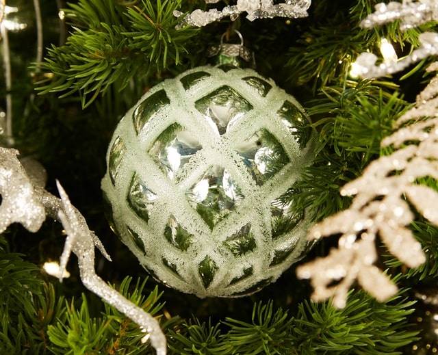 Raz Imports Wooden Sleigh With Winter Natural Arrangement and Pinecone Christmas Home Decor