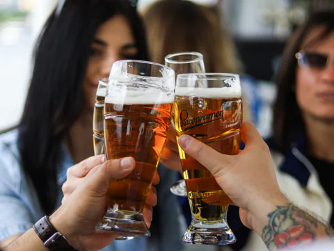 1-stündige unbegrenzte Alkoholkreuzfahrt in der Innenstadt von Budapest