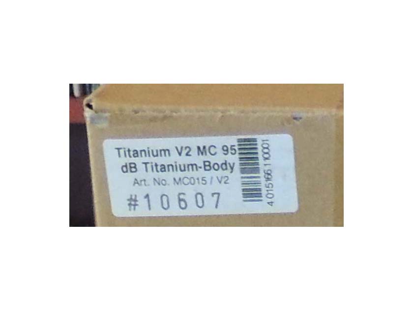 Clearaudio Titanium V2 MC Cartridge , Cust. Trade, NIB, Warranty!