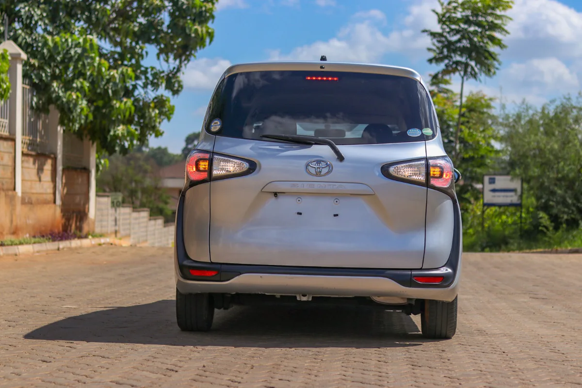 2016 Toyota Sienta — Royal Max Motors — photo 9 of 13