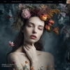 Diseño de una página web centrado un una fotografía central de una mujer con flores en el pelo