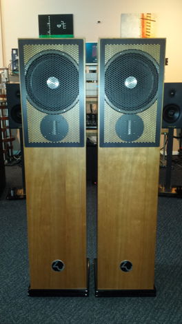 Zu Audio Essence Full Range Floorstanding Loud Speakers