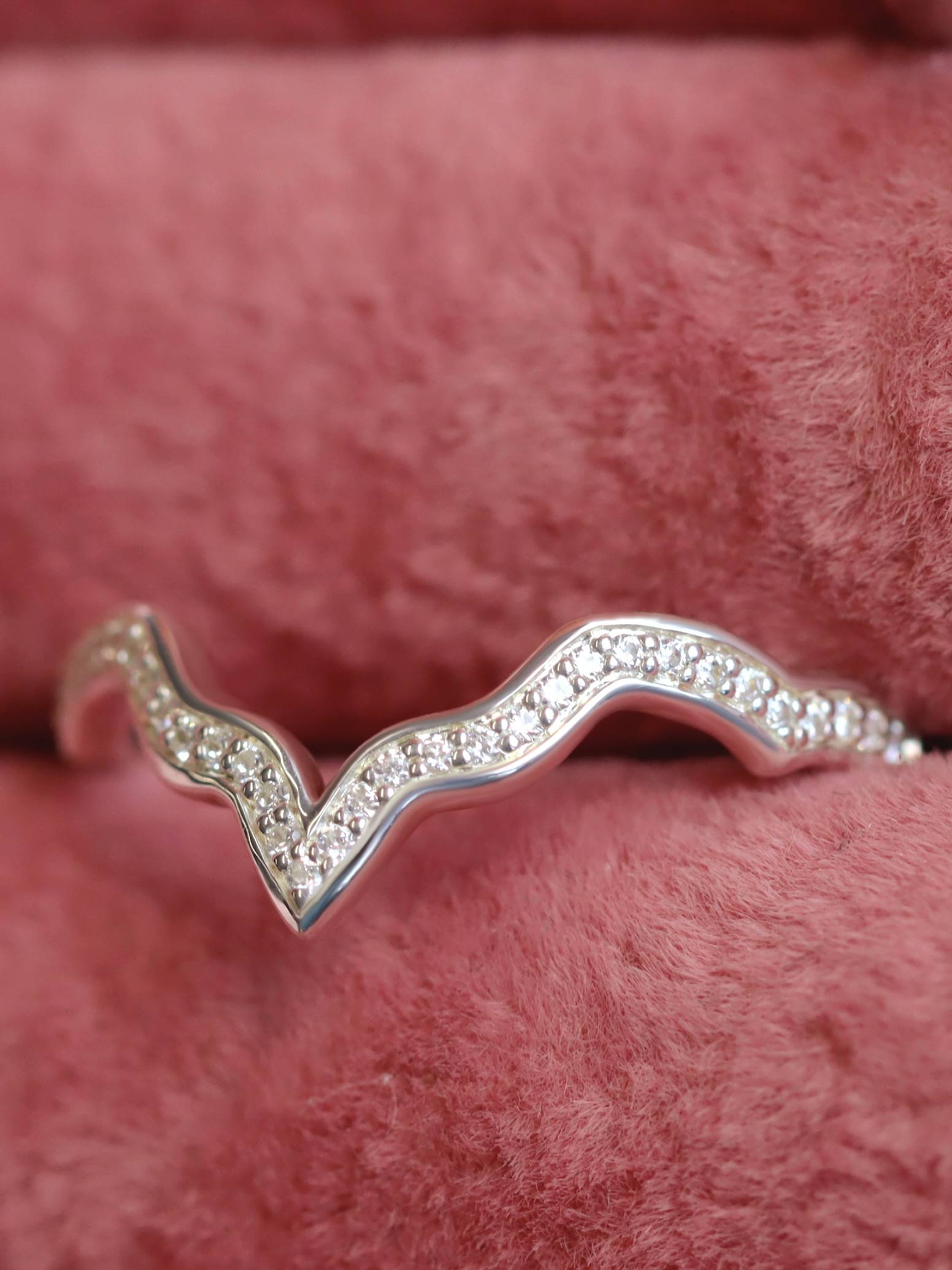 Diamond wedding ring