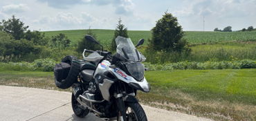 2023 BMW R 1250 GS motorcycle for rent near North Riverside, IL