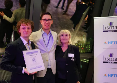 TrustYou und HSMAI Europe feiern strategische Partnerschaft beim Branchentreffen in Berlin