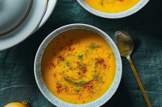 Velouté de courge et de fenouil au poivre rose