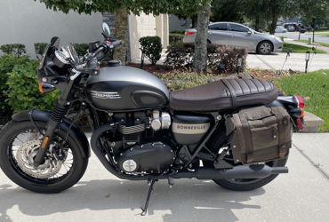 2022 TRIUMPH BONNEVILLE T120 BLACK GOLD LINE motorcycle for rent near ORANGE PARK, FL