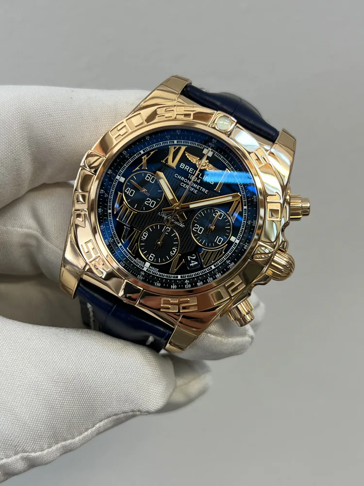 HB011012/B957 full set 2012. Official Breitling service done in 2025.