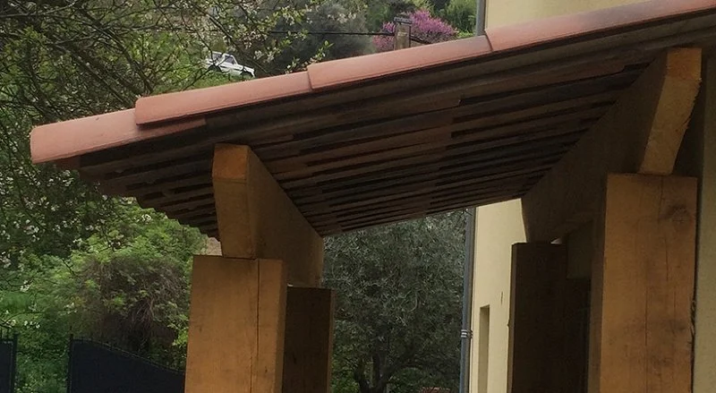 Réalisation d’un auvent en charpente traditionnelle à Vence — photo 5 sur 8 — CEG TOITURE