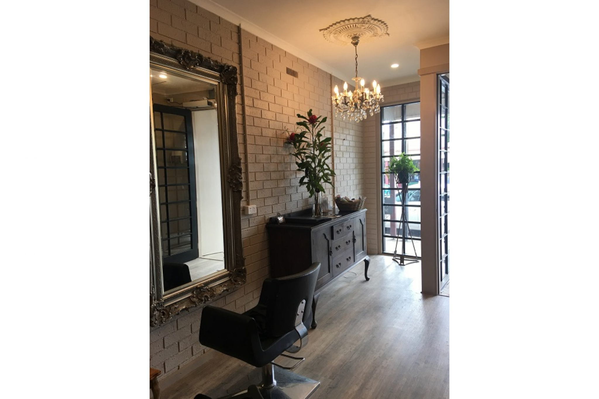 Laurent Hair $10 Voucher - Image 9