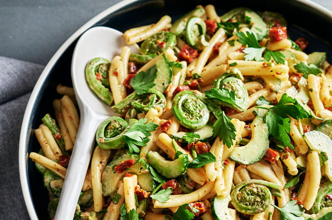 7 recettes à cuisiner avec les légumes du printemps