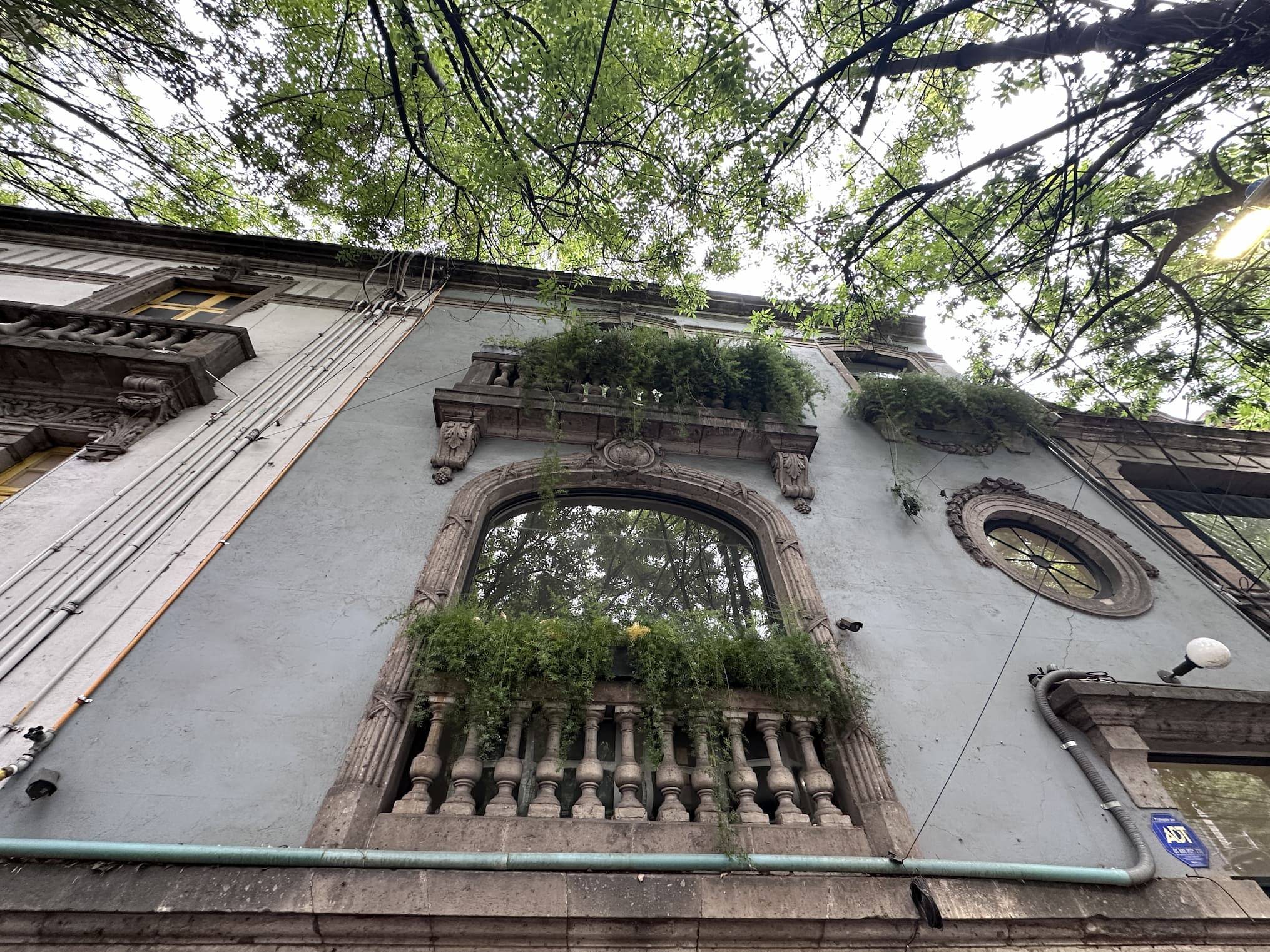 Exterior of the Malia Mills Presidio Heights swimwear boutique in San Francisco