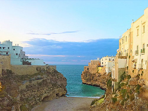  Siracusa
- Polignano a Mare.png