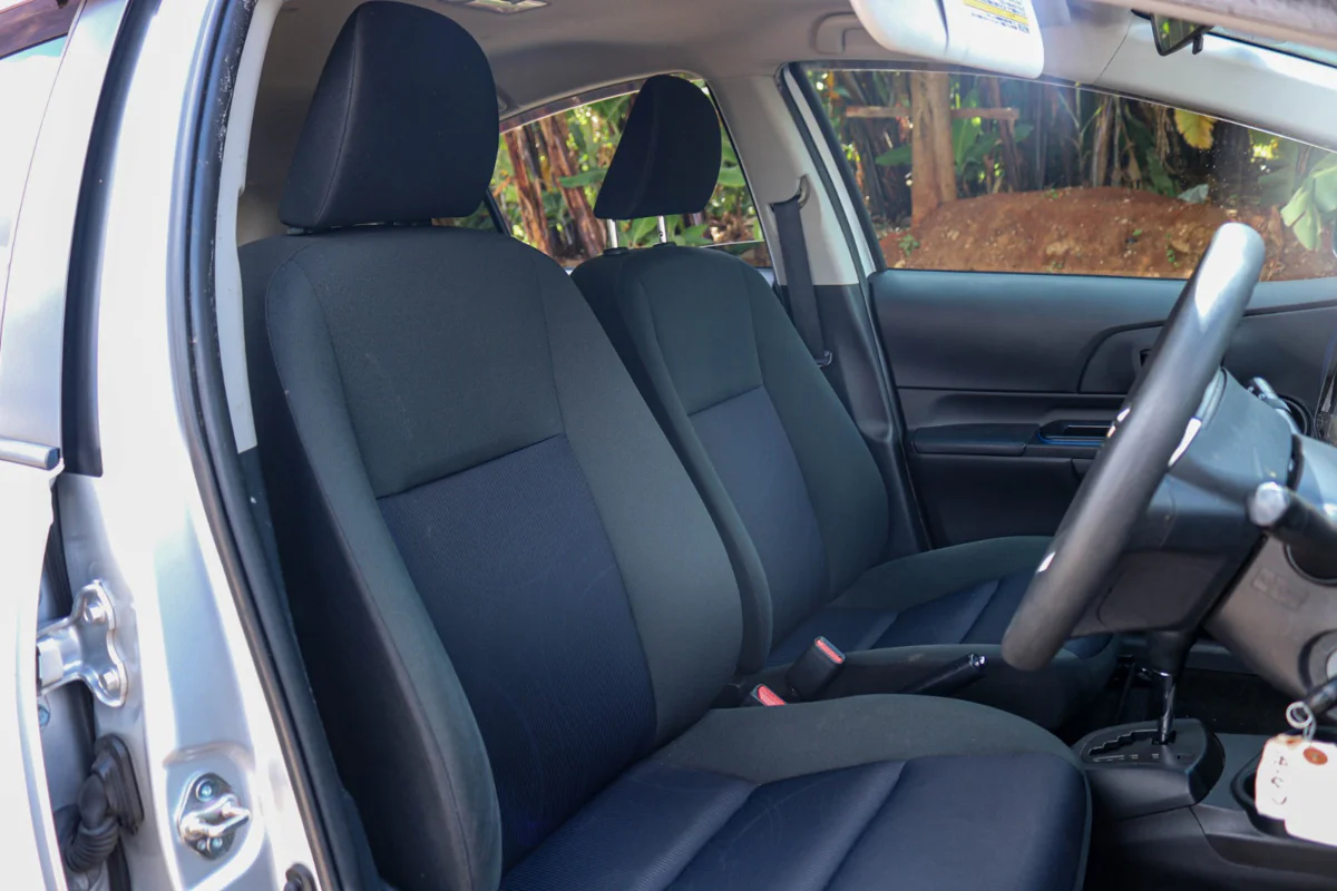 2016 Toyota Aqua Hybrid — Royal Max Motors — photo 10 of 14