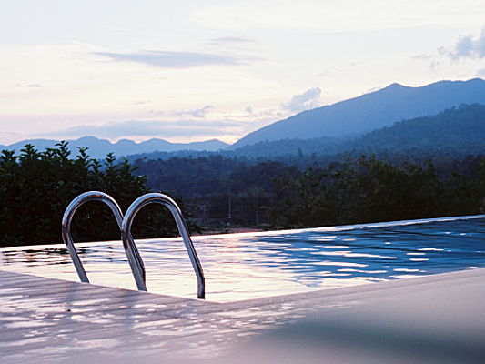  Zug
- Many people dream of having a house with a pool. But what kind of pool is most suitable?