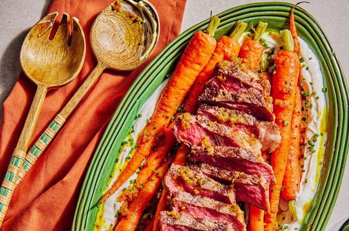 Carottes rôties et bifteck grillé, vinaigrette au cari