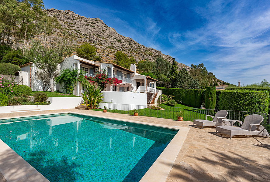  Pollensa
- Buy a villa in the north of Mallorca and start ticking off the hiking routes
