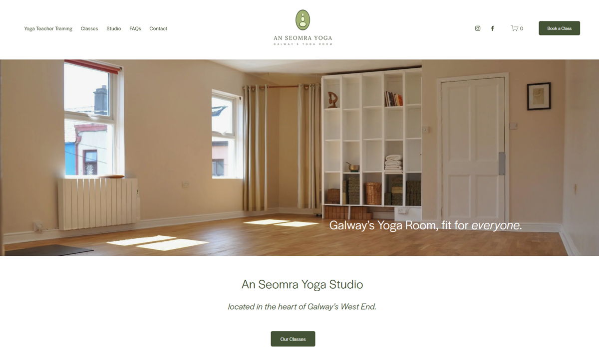 Screenshot of An Seomra Yoga Studio, from the squarespace yoga websites collection.