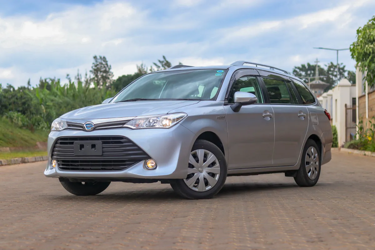 2016 Toyota Fielder Hybrid — Royal Max Motors — photo 2 of 17