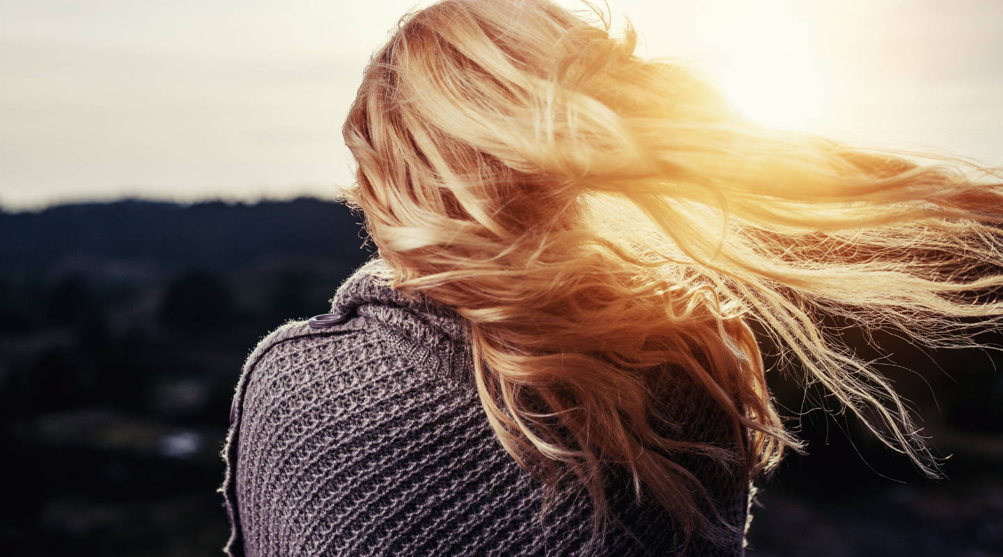 HOW TO MANAGE DRY HAIR IN SUMMER AND OTHER WARM WEATHER BEAUTY DILEMMAS