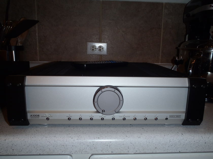 Musical Fidelity  A1008  250wpc 2 pc Integrated amp