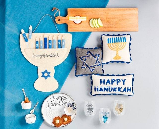 Raz Imports Wooden Sleigh With Winter Natural Arrangement and Pinecone Christmas Home Decor