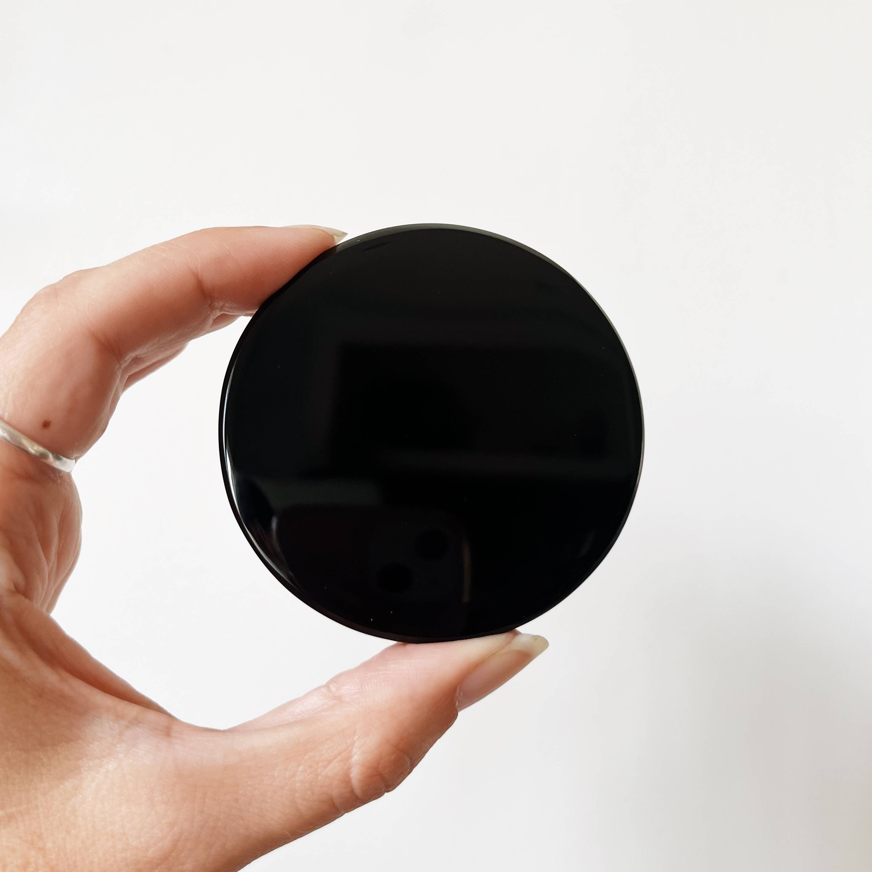 Obsidian Mirrors for Scrying
