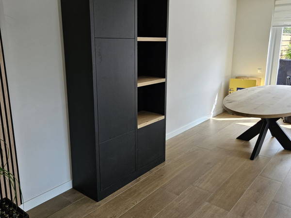 Wandkasten op maat, klantproject Houtenmeubelshop