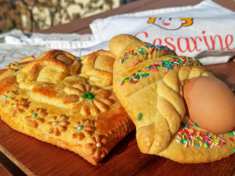 Cooking classes Reggio Calabria: The "Cuddurace": typical Easter cookies from Calabria