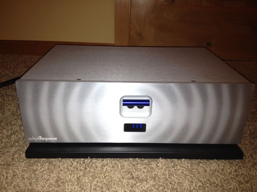 Audience  AR12 Power Conditioner w/ new PowerChord "e" (15amp/120v)