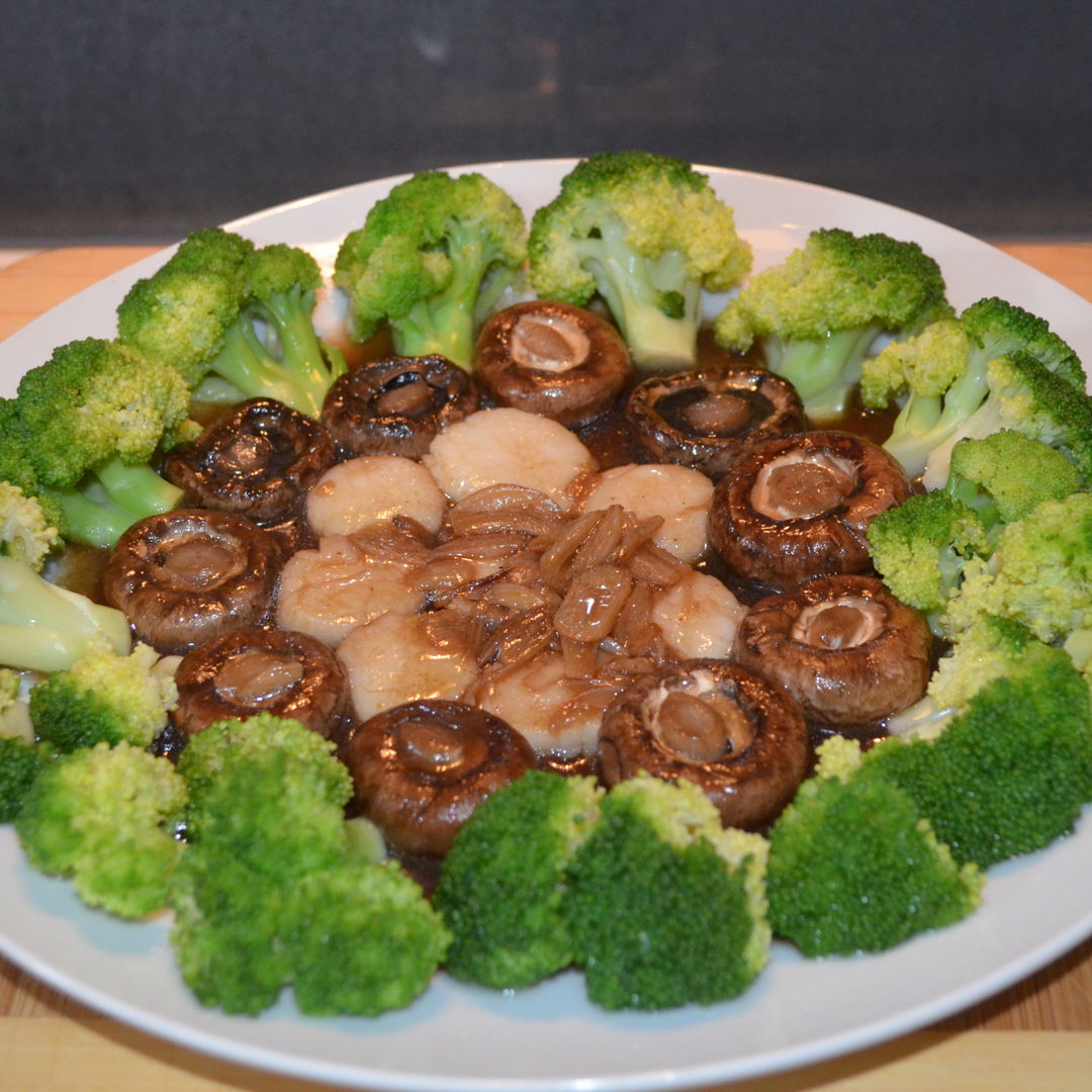 Date: 28 Feb 2020 (Fri)
37th Side: Broccoli with Mushrooms and Scallops [246] [150.9%] [Score: 9.3]
Cuisine: Malaysian, Singaporean, Cantonese
Dish Type: Side