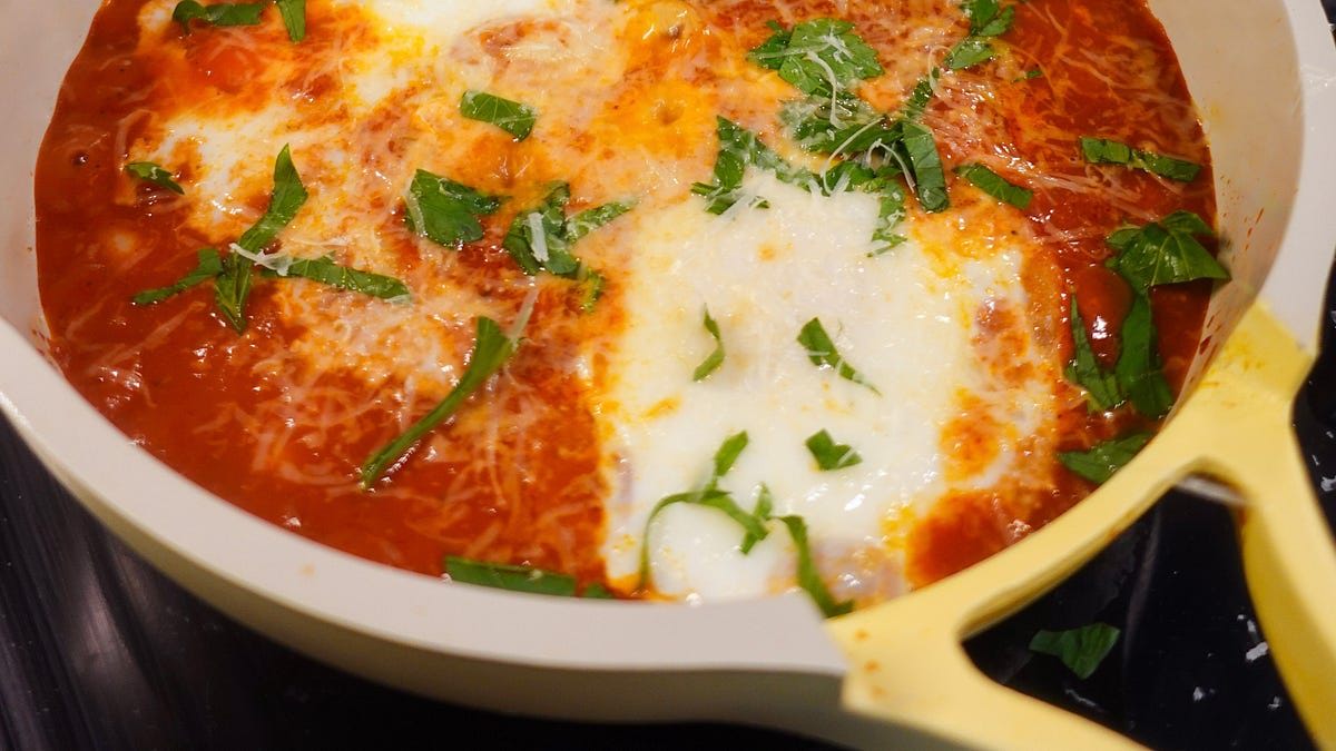5 Minute High-Fiber Breakfast: Shakshuka Shortcut For One - by Kylie Sakaida