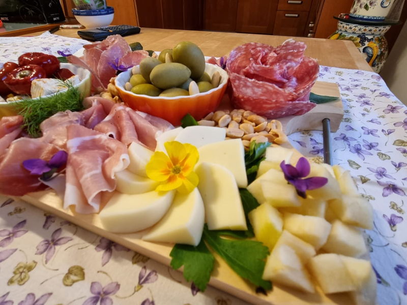 Corsi di cucina Vinci: Corso di cucina con aperitivo, 2 ricette di pasta e tiramisù
