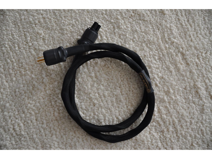 VH Audio Flavor 4 power cable with 15A Furutech gold connectors 5ft