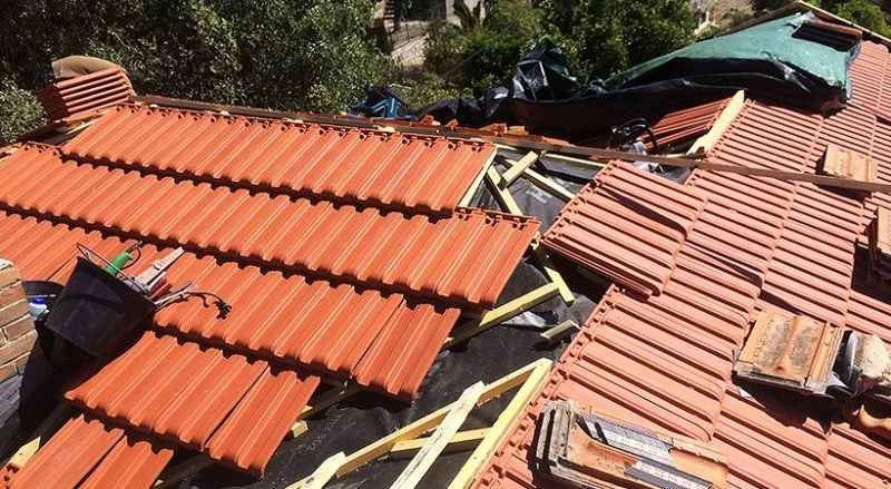 Rénovation d’une toiture en tuiles de Marseille sur une villa à La Turbie — photo 11 sur 28 — CEG TOITURE