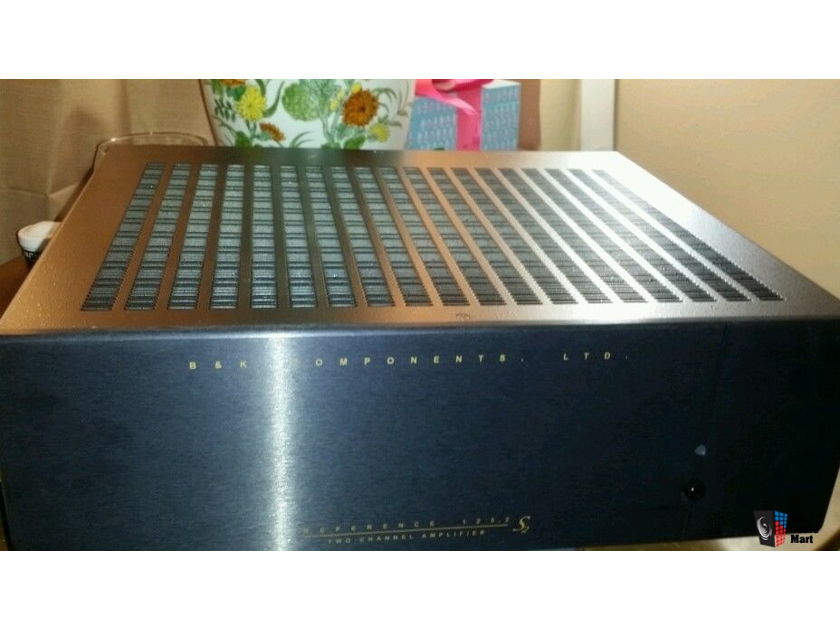 B&K Components Reference 125.2  2 ch Reference Power Amp